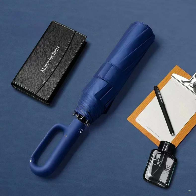 Impact Urbain – Le parapluie pliant au design audacieux et à la protection maximale